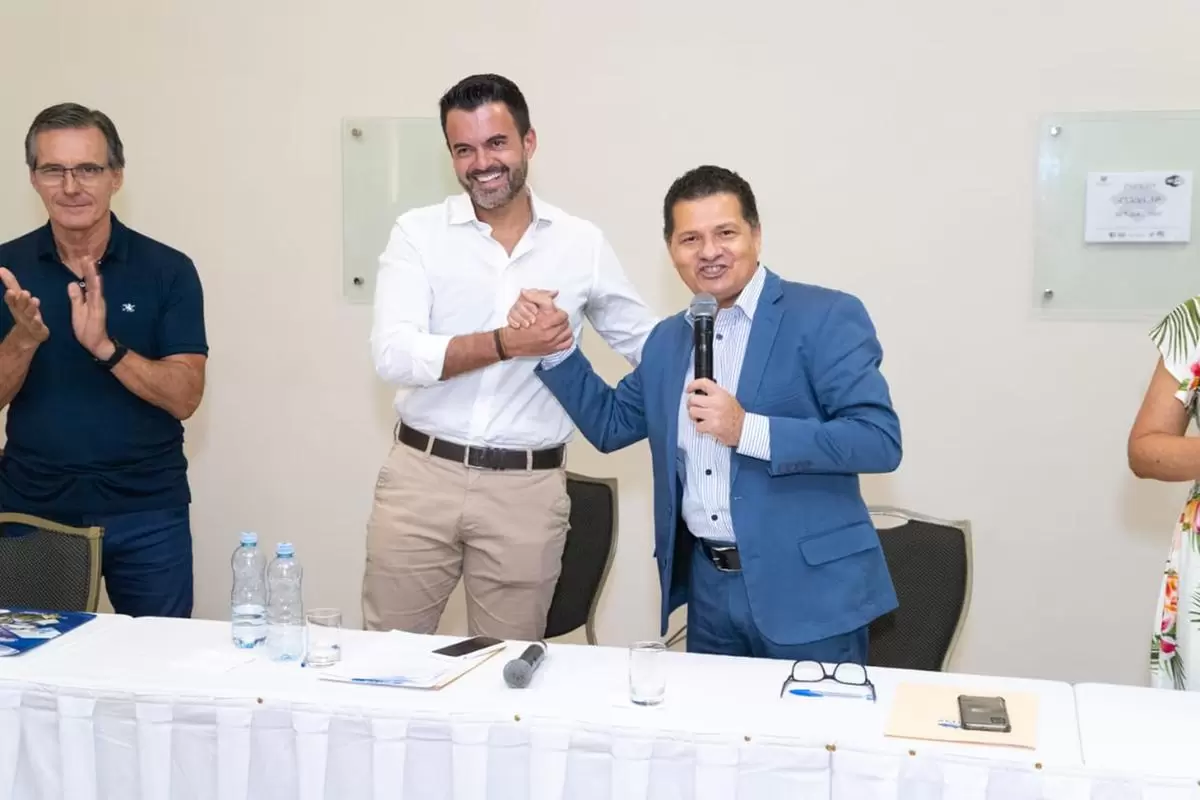 Leia mais sobre o artigo Prefeito de Cruzeiro, Thales Gabriel, assume a presidência da Amvale, entidade que substitui a Codivap