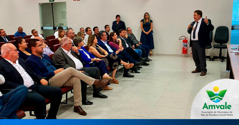 Leia mais sobre o artigo Comitiva AMVALE conhece o novo Dirigente da Polícia Civil