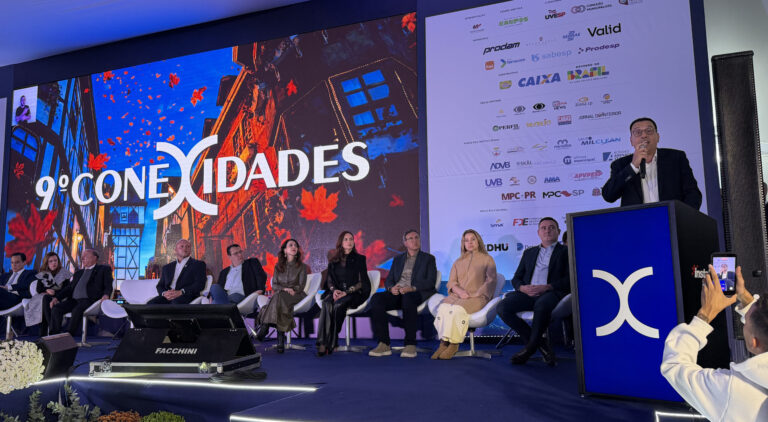 Leia mais sobre o artigo AMVALE prestigia abertura do Conexidades e reforça o protagonismo regional no municipalismo brasileiro