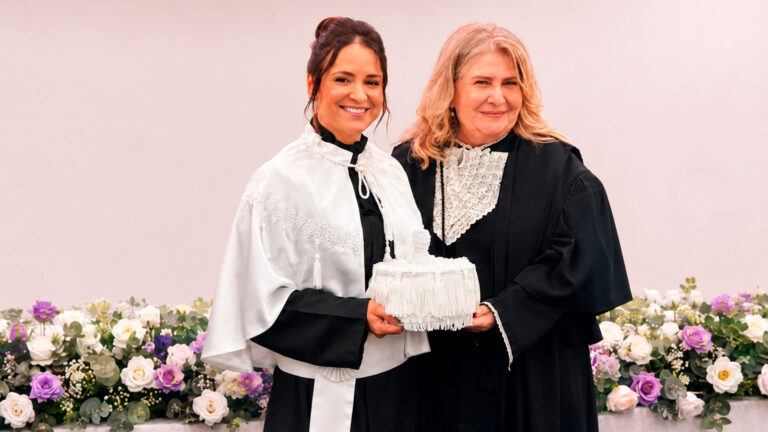 Leia mais sobre o artigo AMVALE prestigia posse da nova Reitora da UNITAU, Profa. Dra. Letícia Maria
